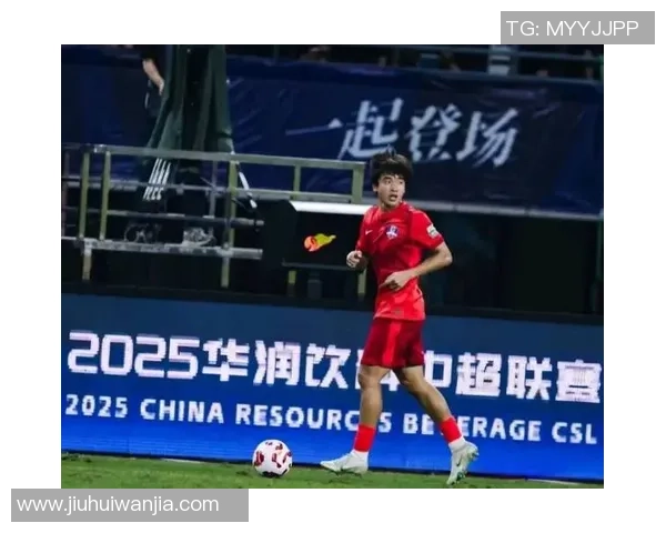 中国足球主播换球星引热议 谁将成为新领军人物的接班人